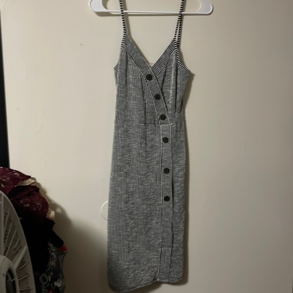 CAUTION TO THE WIND DRESS (S)